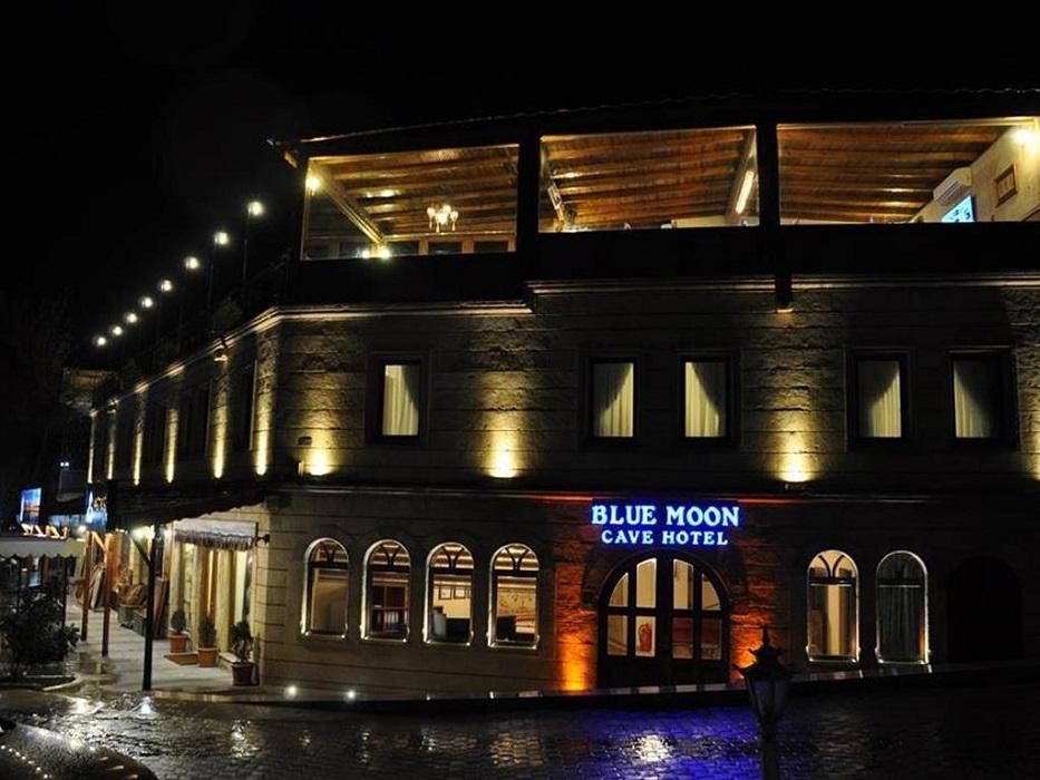 Blue Moon Cave Motel