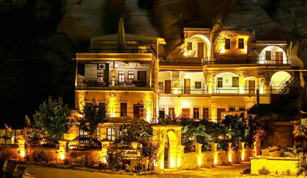 Spelunca Cave Hotel