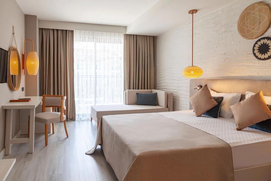 Side Royal Style Hotel