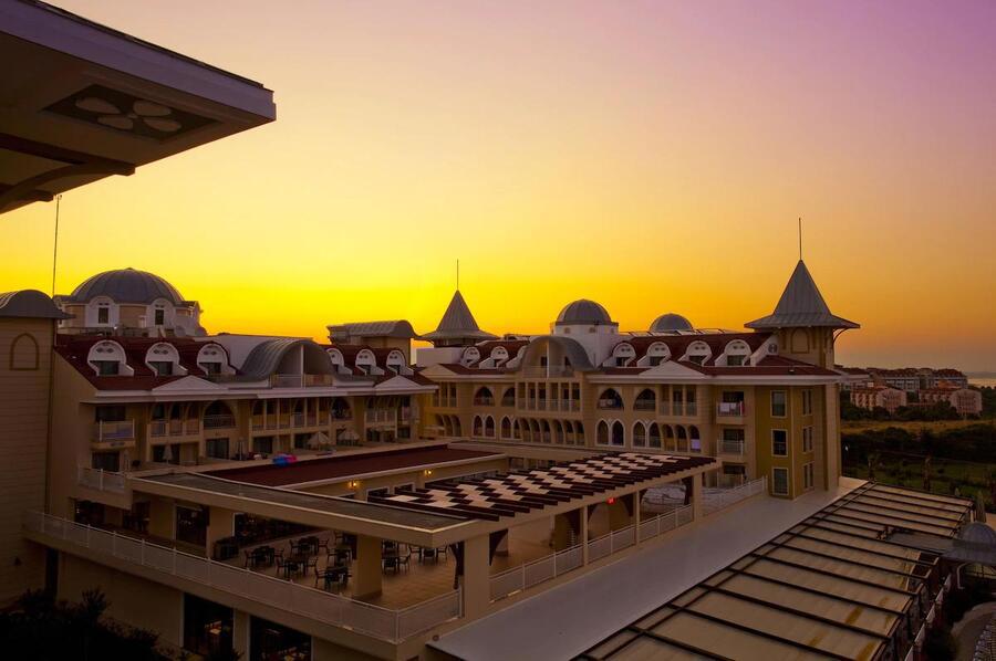 Side Star Resort