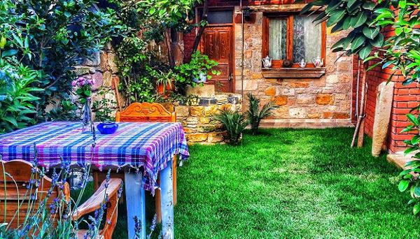 Parmis Boutique House