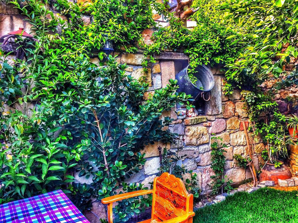 Parmis Boutique House