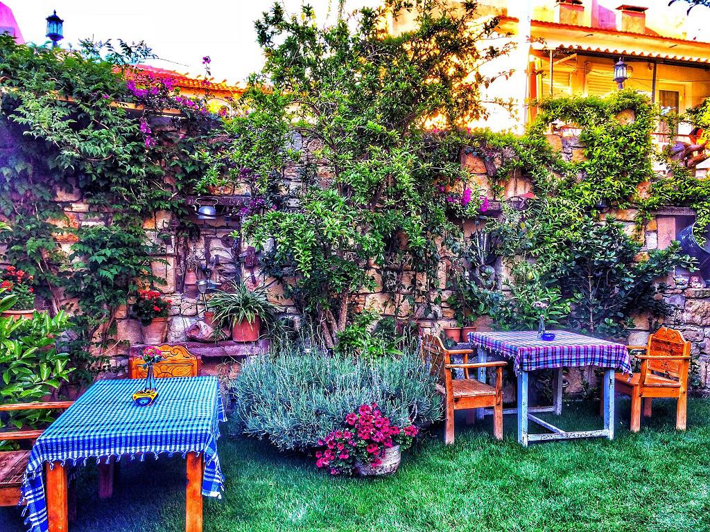 Parmis Boutique House