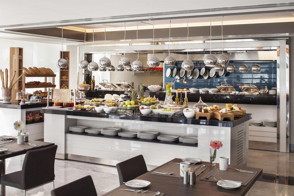 Ramada Hotel & Suites by Wyndham İzmir Kemalpaşa