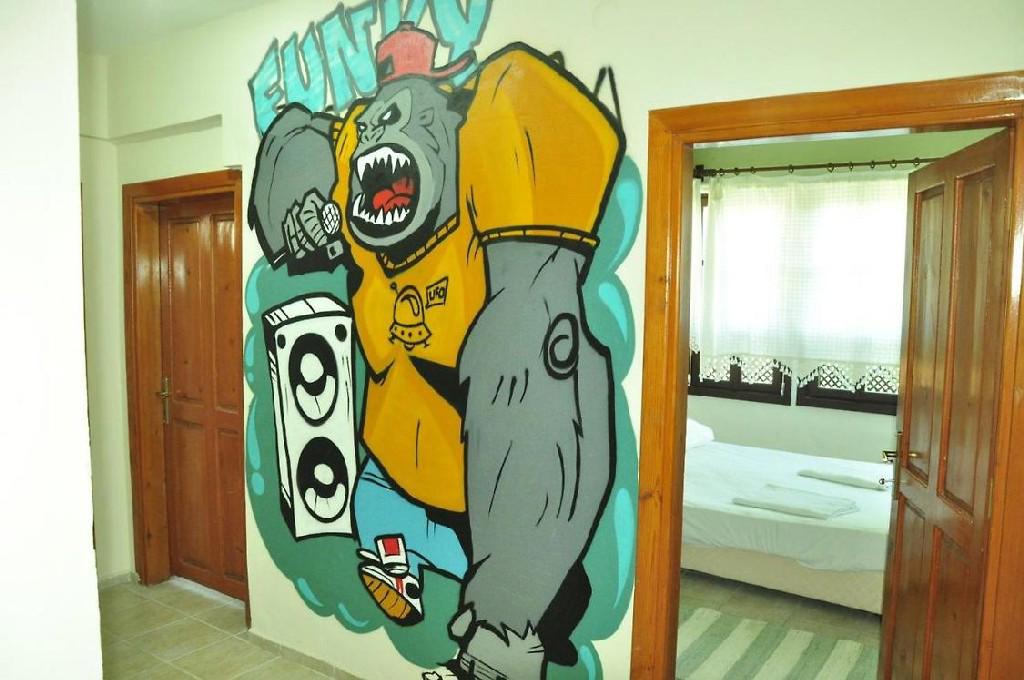 Funky Monkey Antalya Hostel & Pub