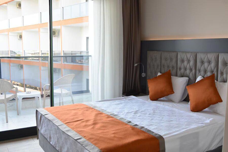 Side Golden Rock Hotel & Spa