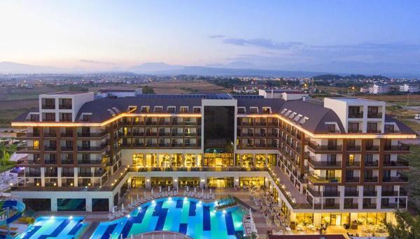 Glamour Resort & Spa