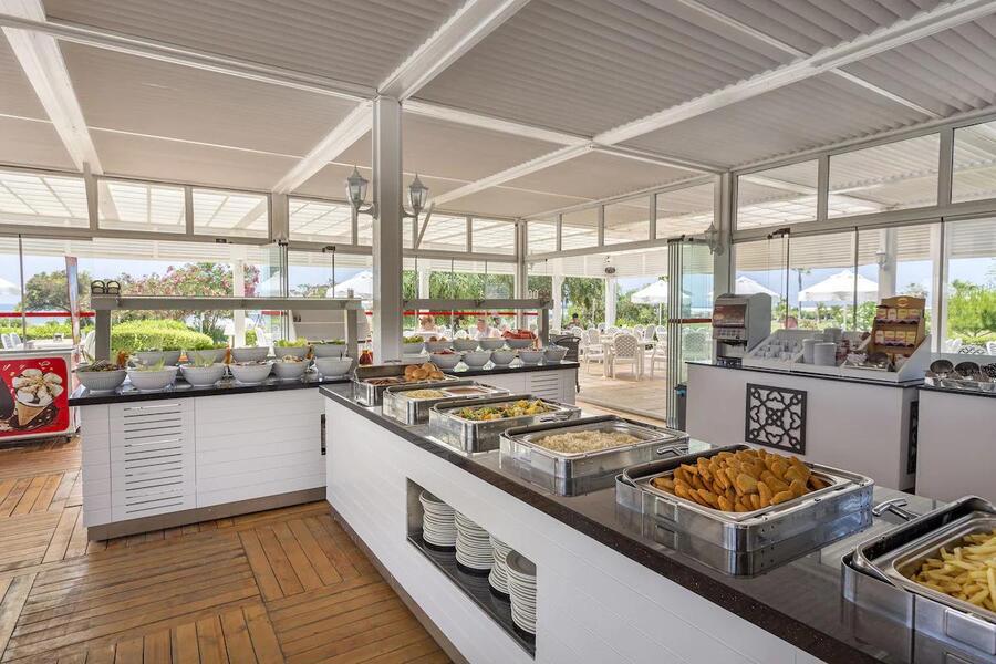 Glamour Resort & Spa