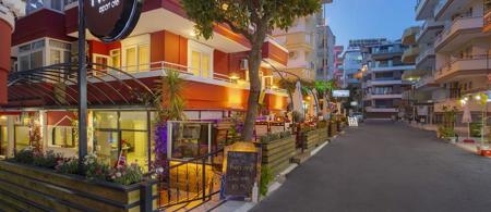 Twin Apart Hotel