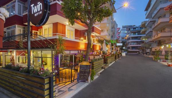 Twin Apart Hotel