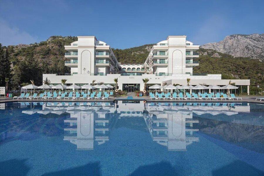 Dosinia Luxury Resort