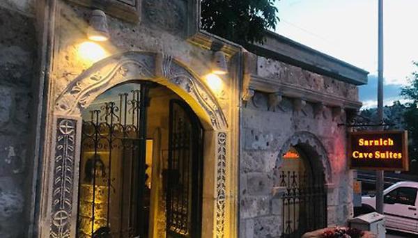 Sarnich Cave Suites