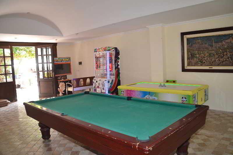 Romance Club Hotel