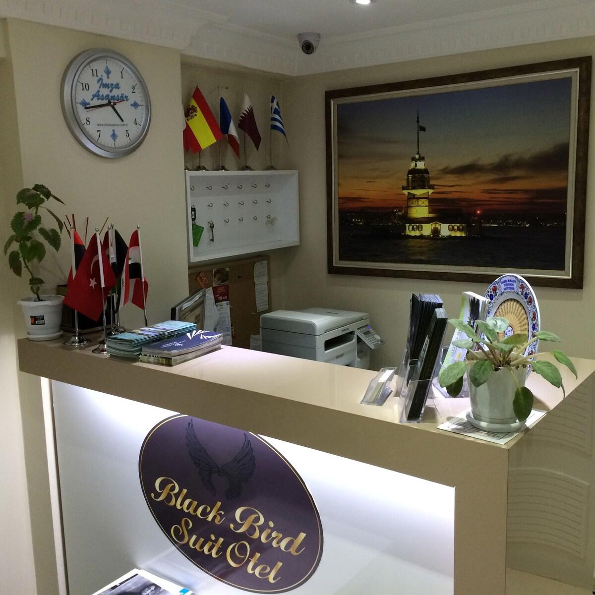 Black Bird Suite Hotel