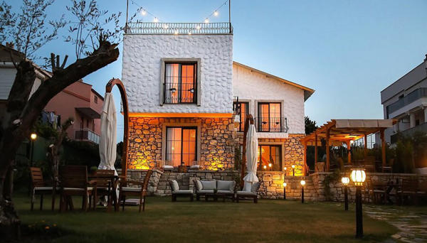 Huzurla Otel