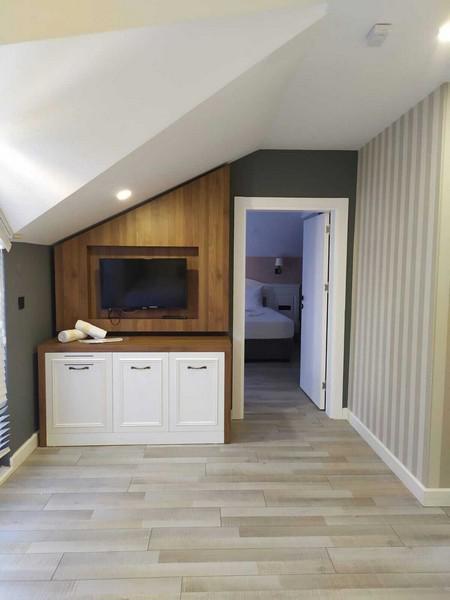 White Golden Suite Hotel