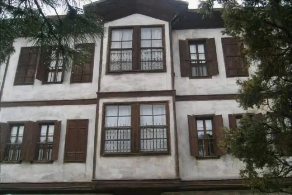 Gülen Konak