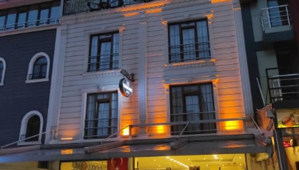 Magnaura House