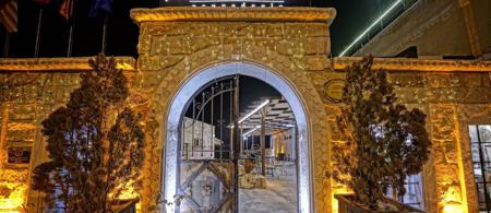 Emit Cave Hotel