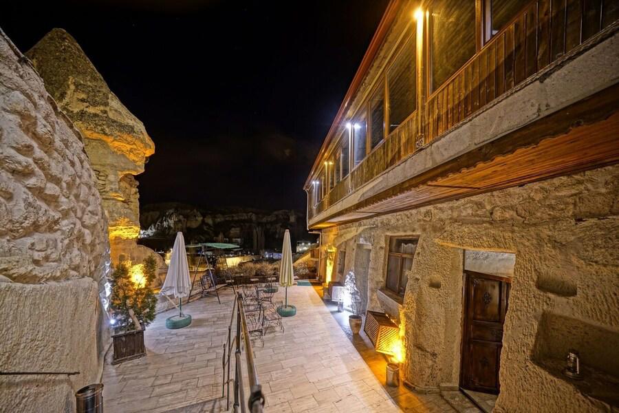 Emit Cave Hotel