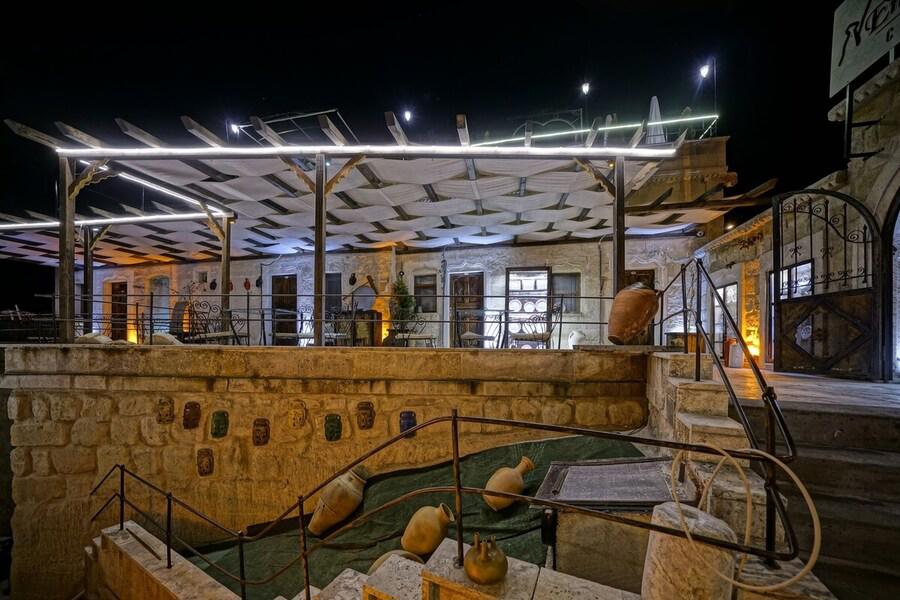 Emit Cave Hotel