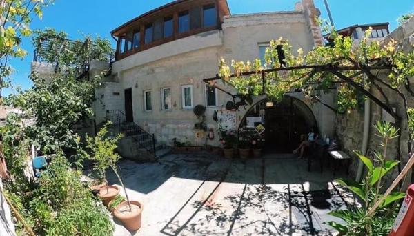 Whisper Cave Guest House