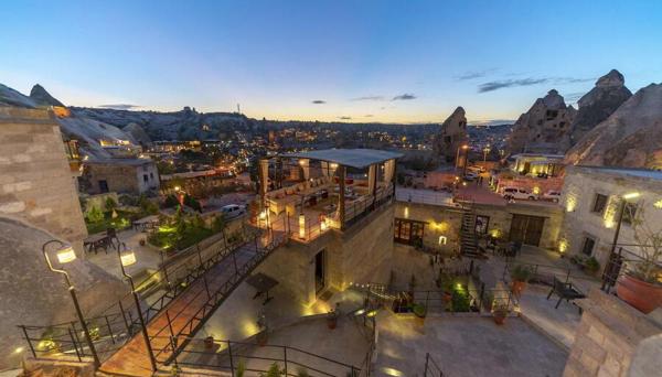 Artemis Cave Suites