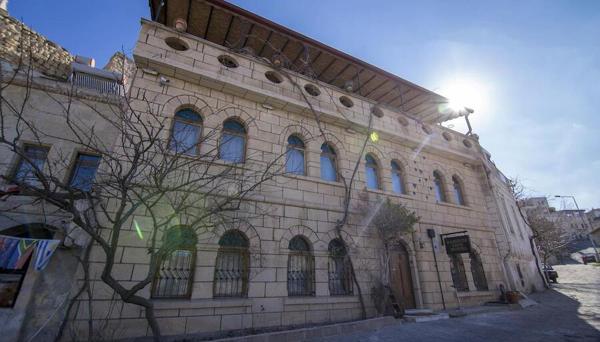 Kamelya Cave Hostel