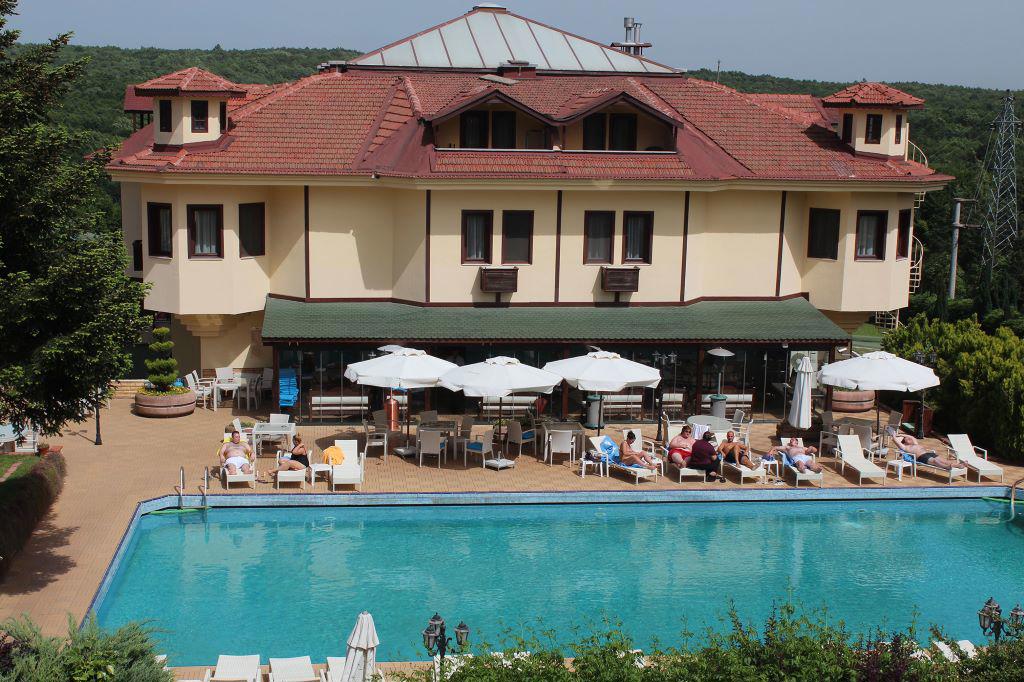 Dr Kushan Hotel