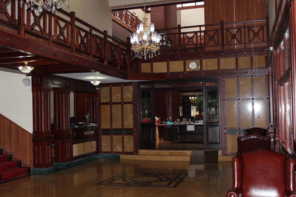 Dr Kushan Hotel