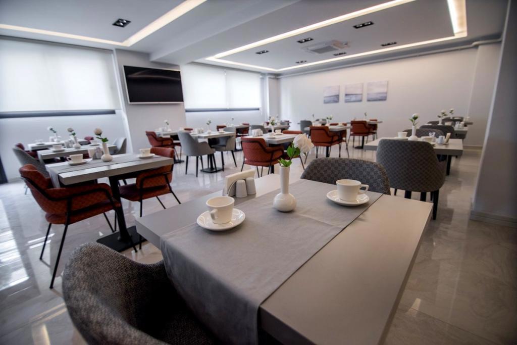Dovv Hotel Business