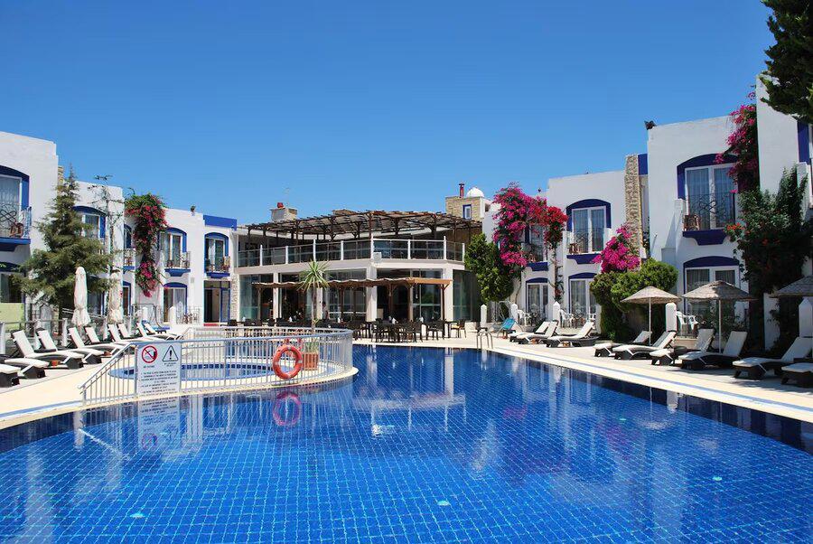 Serpina Hotel