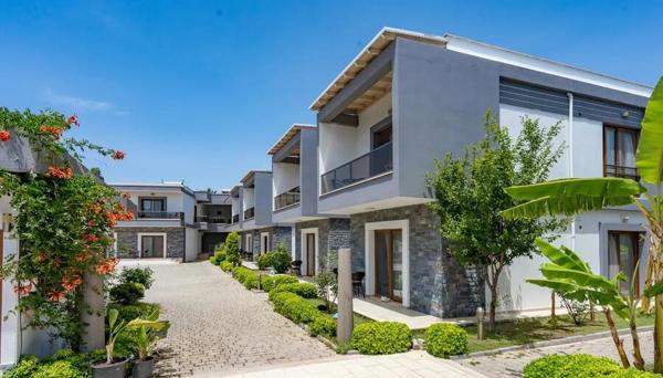 Maye Residence