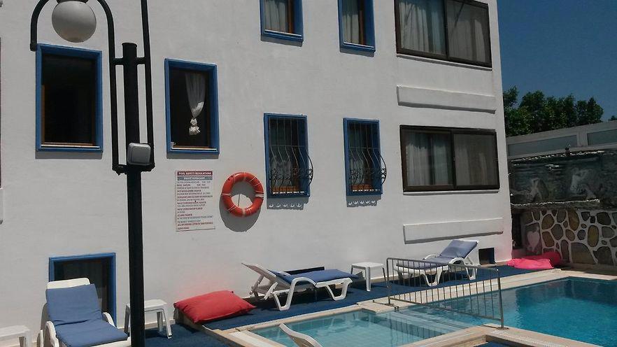 Ten Apart Hotel