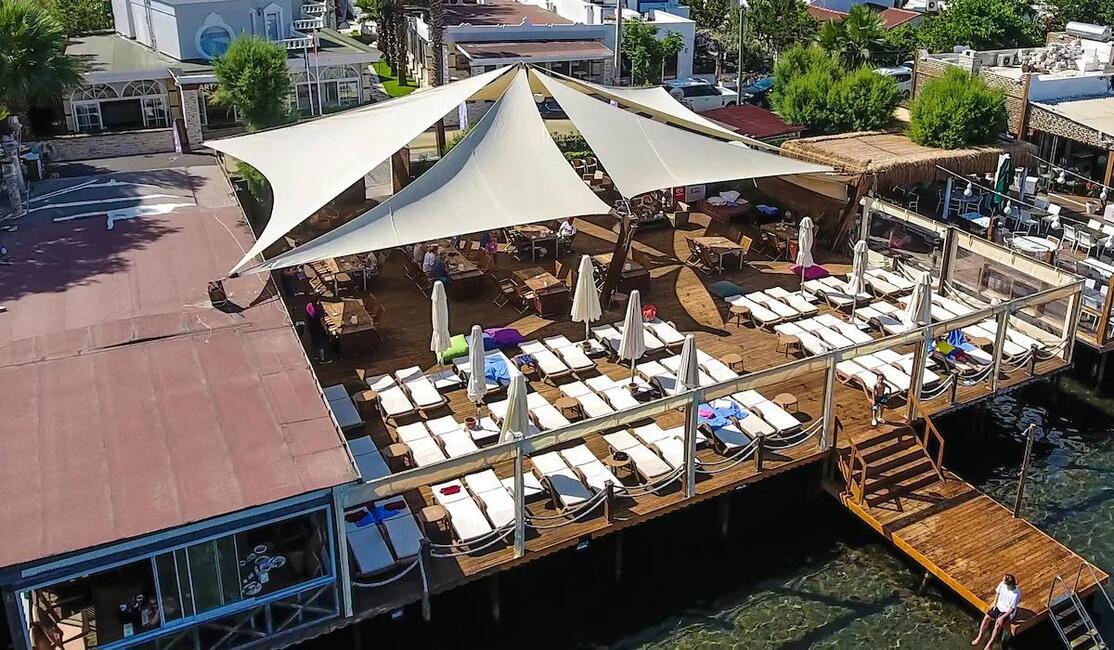 Art Suites Hotel