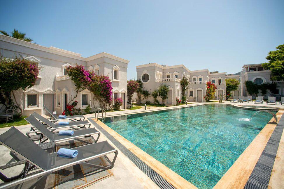 Art Suites Hotel