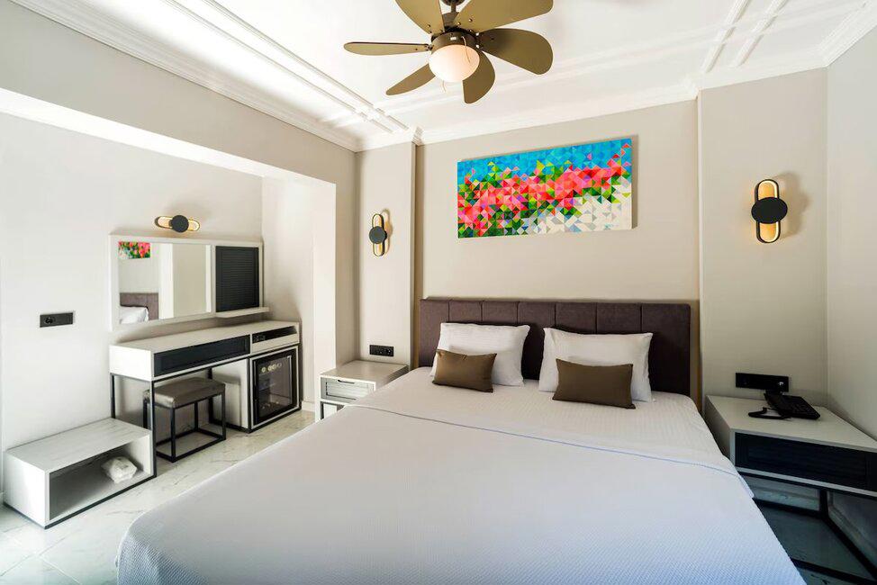 Art Suites Hotel