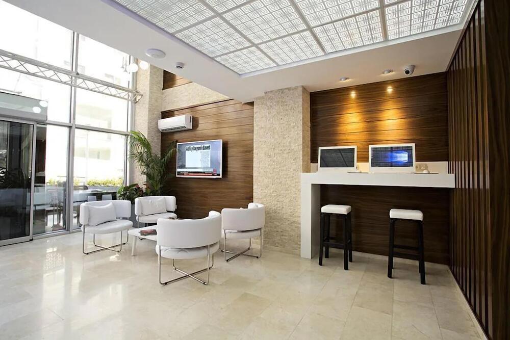 End Glory Hotel