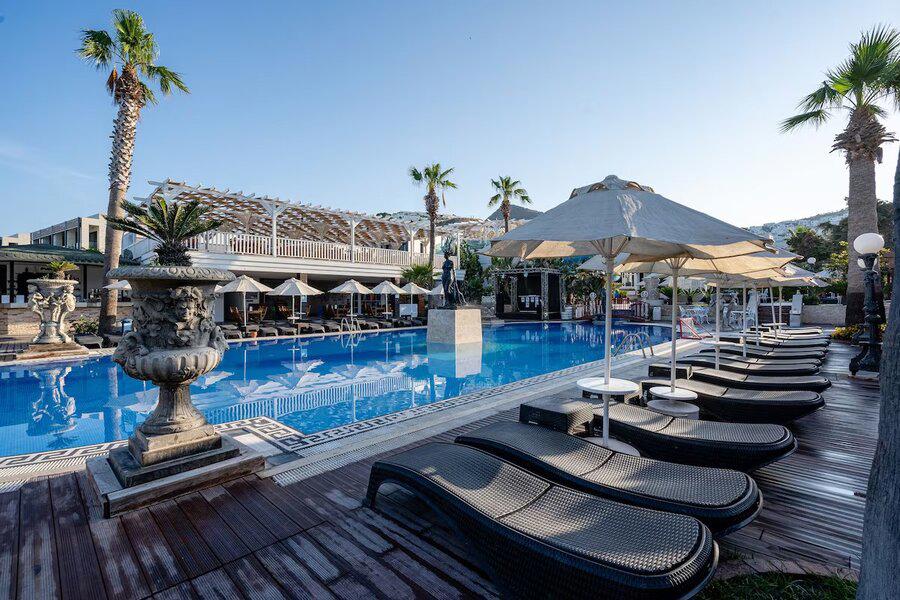 Golden Beach Resort And Spa