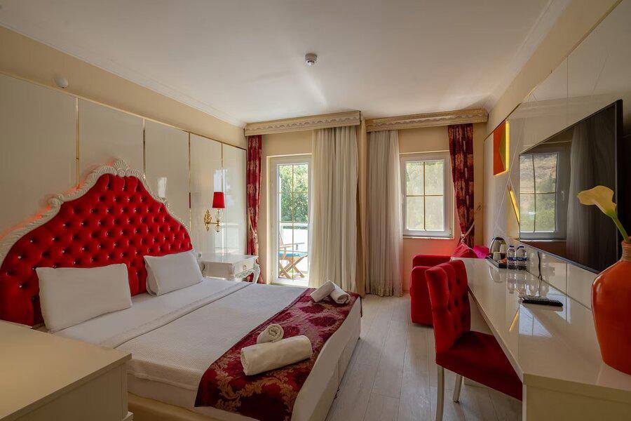 Golden Beach Resort And Spa