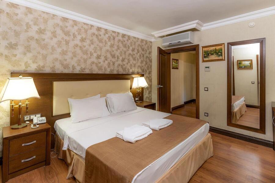 Latanya Park Resort