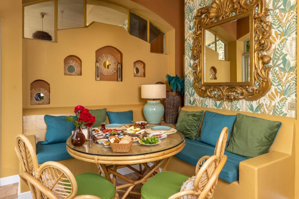 La Capria Suite