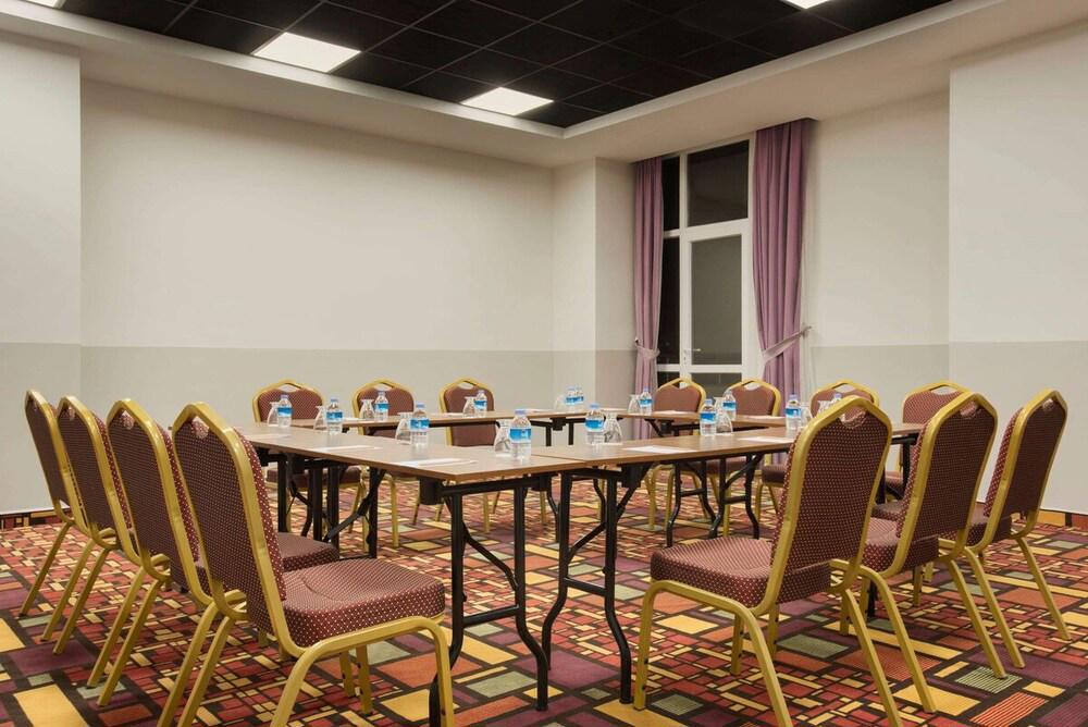 Hawthorn Suites By Wyndham Çerkezköy