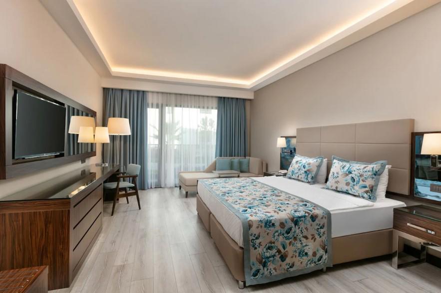 Seven Seas Hotel Life