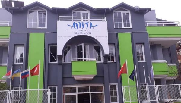 Anita Kemer Noch Hotel