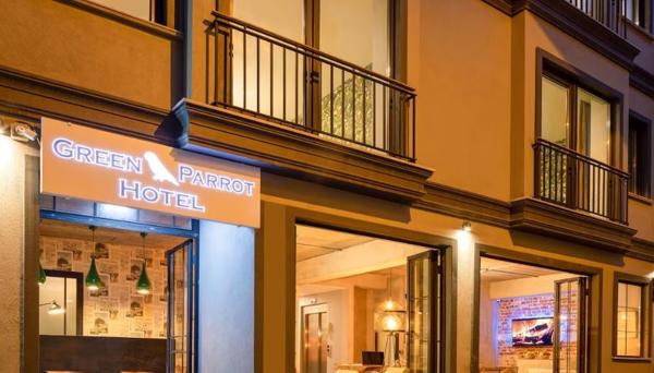 Green Parrot Hotel