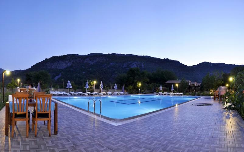 Apella Hotel