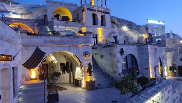 Phocas Cave Suites