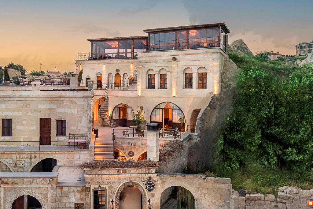 Cappa Via Cave Hotel
