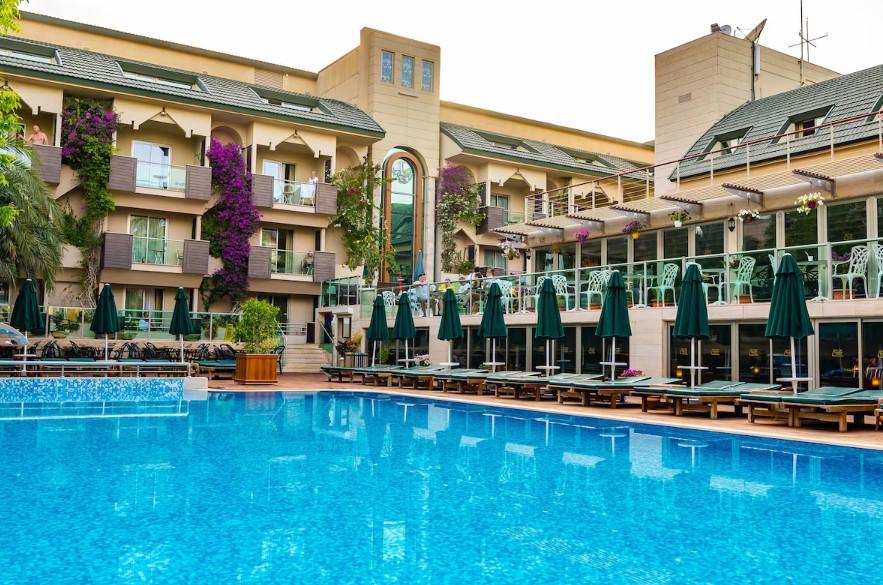 Ambassador Plaza Hotel